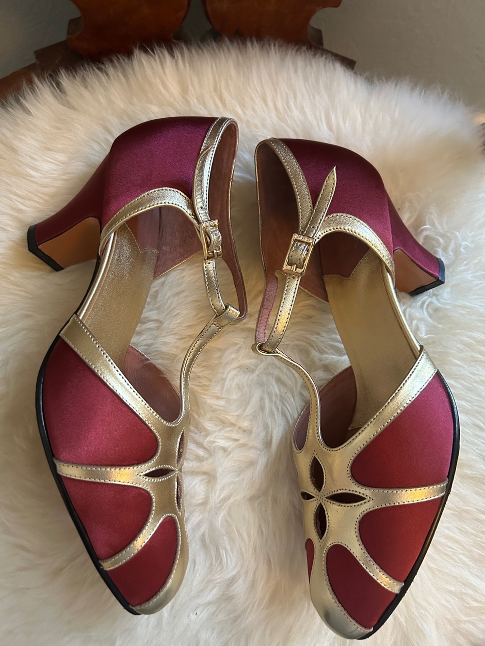 American Duchess Lilith Gold and Burgundy Cutout T-Strap Heels 9.5 - Picture 6 of 8